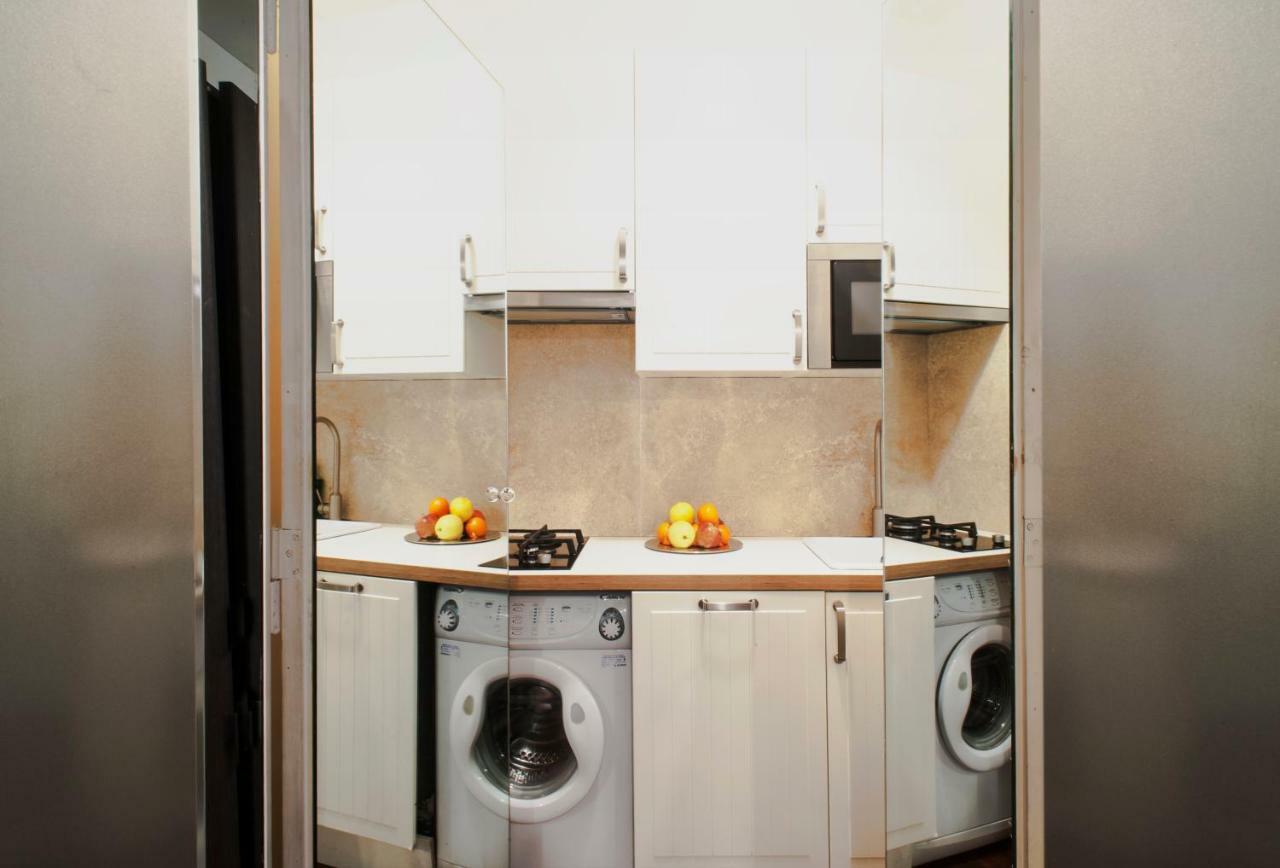 Santa Cecilia Apartment In Via Del Corso روما المظهر الخارجي الصورة