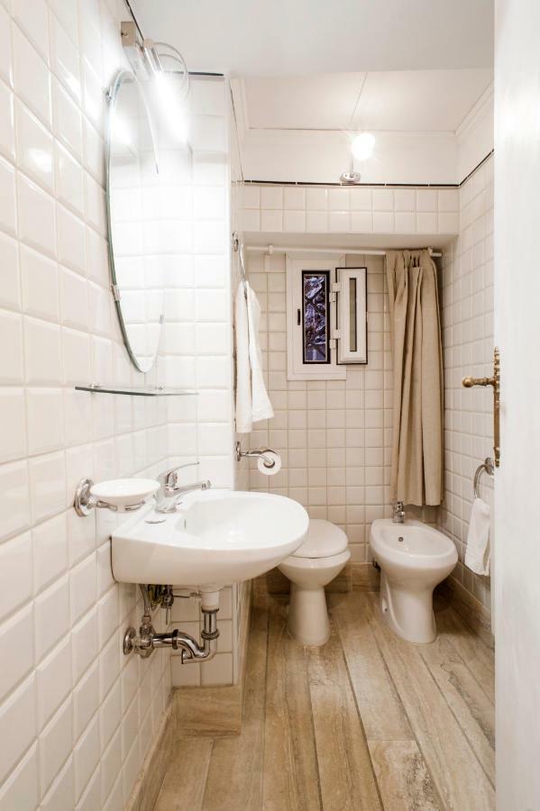 Santa Cecilia Apartment In Via Del Corso روما المظهر الخارجي الصورة